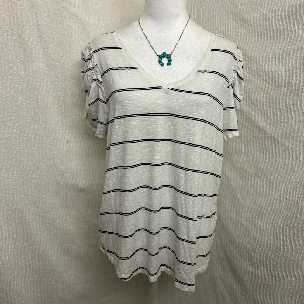 Green Envelope Stripe T-Shirt Size L White Black Short Sleeve Classic Tee Basic